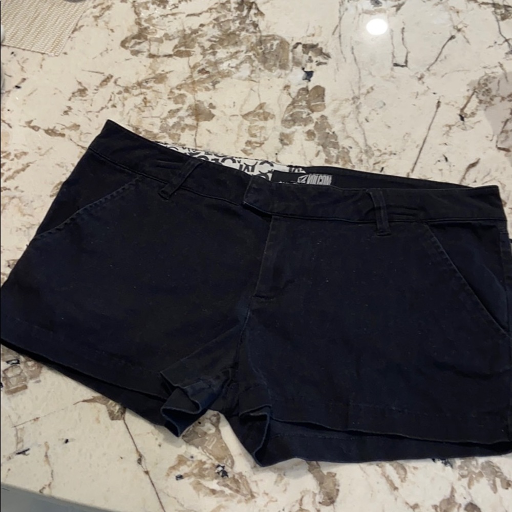 Volcom classic black shorts